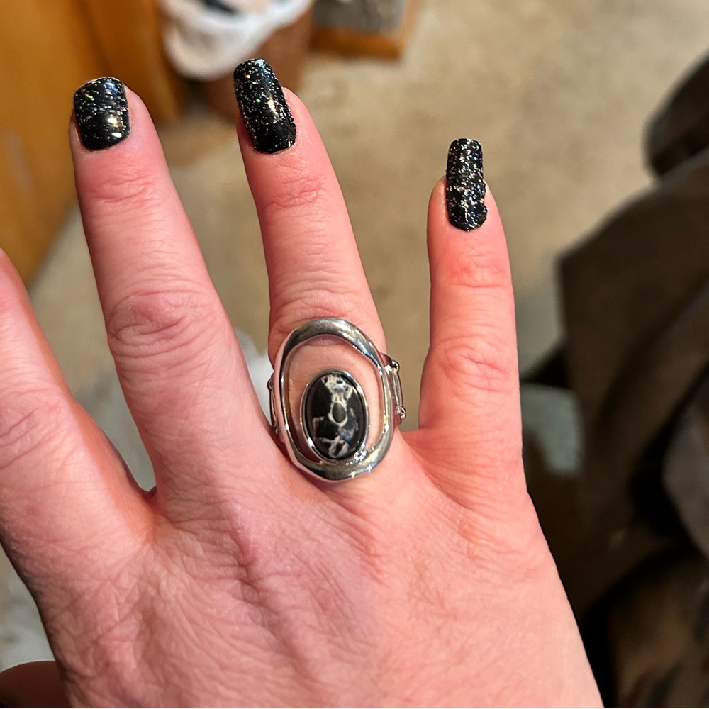 Faux buffalo chip stretch ring